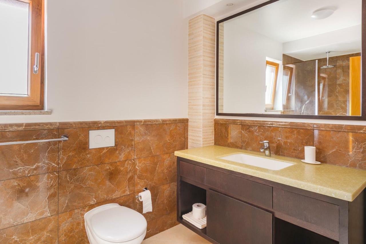 Luxury Apartments Villa Matea 2 Malinska Buitenkant foto